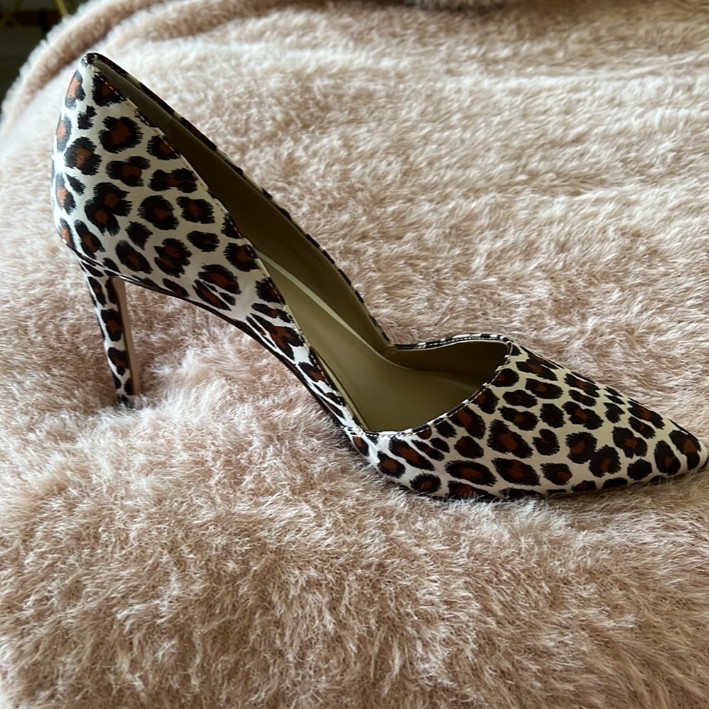 ANN TAYLOR Azra Leopard Pumps ~ Size: 8M
